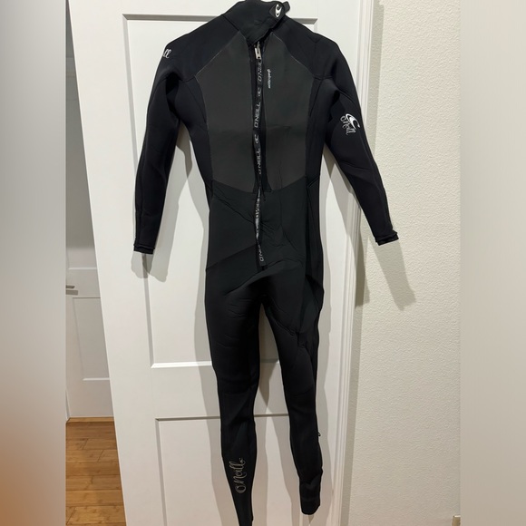 O’Neill Women’s Epic Wetsuit, full length, size 10T, 4/3 thickness. - Picture 5 of 6
